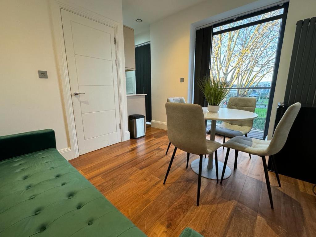2 Bed 2 Bath Balcony View Wimbledon Tennis Villa London Exterior photo